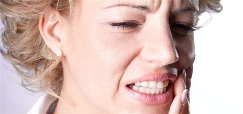 How To Solve The Issue Of Toothache With Cosmetic Dental Surgery