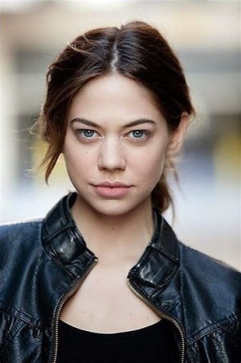 Analeigh Tipton Actresses Top Model Poses American Actress