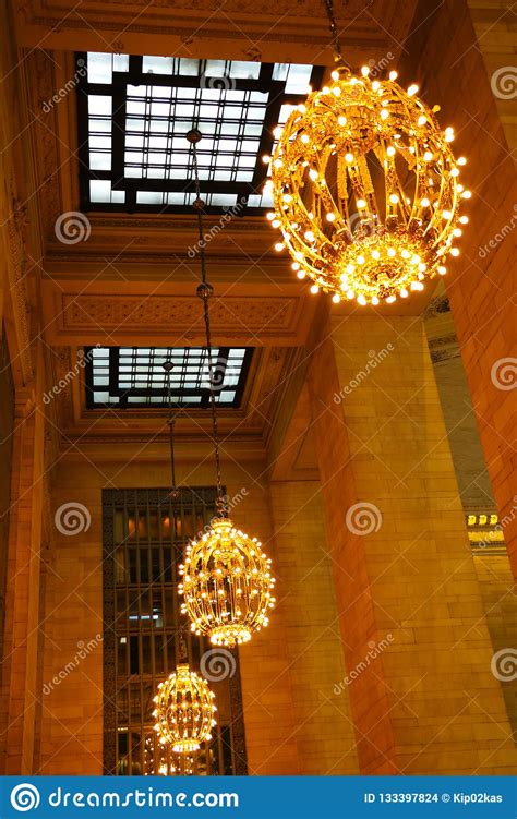 Grand central station is a terminal station at 42nd street and park avenue in midtown manhattan in new york city. NEW YORK - AUGUST 26, 2018: Chandelier On The Ceiling Of ...