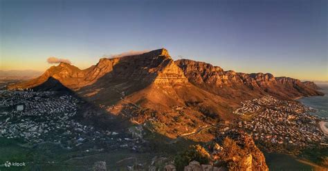 Lions Head Table Mountain Sunset Guided Hike Experience In Cape Town