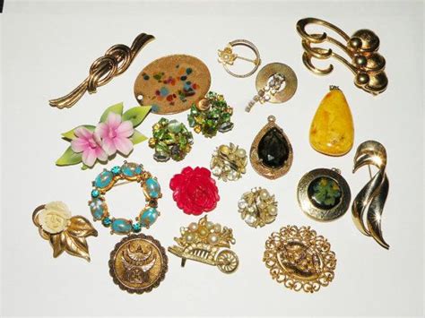 Broken Jewelry Lot Repair Parts Rhinestones Pins By Eosophobish 2000 Vintage Jewelry Crafts