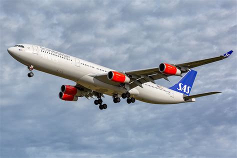 Oy Kbd Airbus A340 313 Sas Scandinavian Airlines Scandinav Flickr