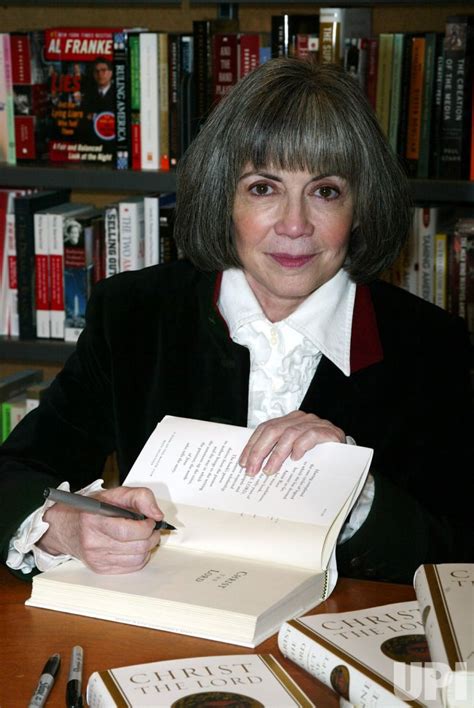 Photo Anne Rice Booksigning Nyp2005110151