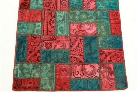 Diese pflegeleichte teppichserie ist in verschiedenen größen und dessins erhältlich und durch die optik ein schöner akzent in ihrem wohnambiente. Patchwork Teppich Läufer Rot Türkis in 310x80cm (1001-1904 ...