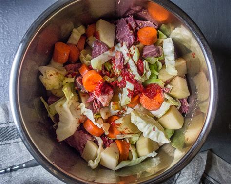 But i promised i'd post more recipes that weren't too complicated yet still were great on flavor. Hamburger And Cabbage In Instant Pot / Easy Instant Pot Corned Beef and Cabbage Recipe + Video ...