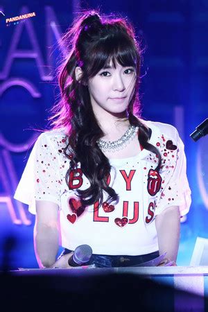 Tiffany With Nichkhun Tiffany Hwang Photo 36912830 Fanpop