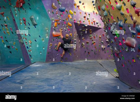 Rock Climbing At Brooklyn Boulders In Nyc Stock Photo Alamy