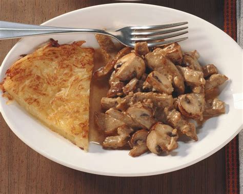 I made them for my cat and these are the only ones he'll eat. Geschnetzeltes nach züricher Art | Recipe | Dog food ...