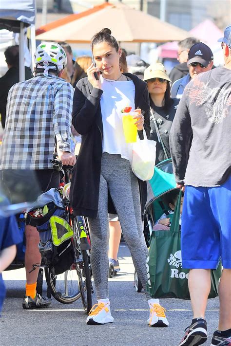 Gal Gadot Enjoys A Day With Her Kids At The Farmers Market In Los