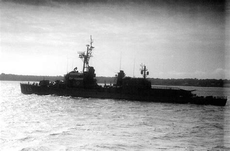 19661004FTB 739 USS Keppler DD 765 Departing Newport RI 4 Flickr