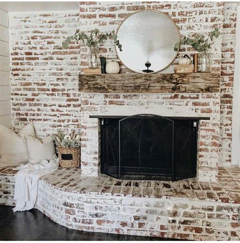White Washed Brick Fireplace DECOOMO