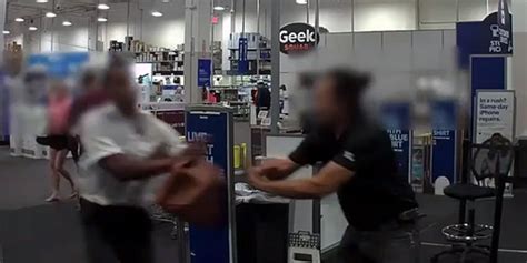 Armed Robber Caught On Video In Struggle With Los Angeles Best Buy Employee Cops Fox News