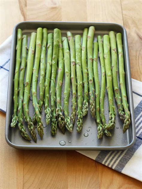 They are quite popular as a flavorful spring season delicacies. How To Roast Asparagus Spears In Your Toaster Oven ...