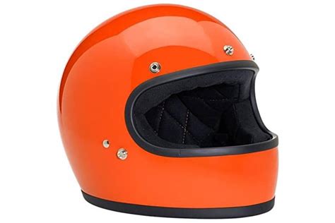 People buy retro motorcycle helmets just to add to their chic look while riding and not to take. 10 Vintage Motorcycle Helmets For Retro Inspired Style ...