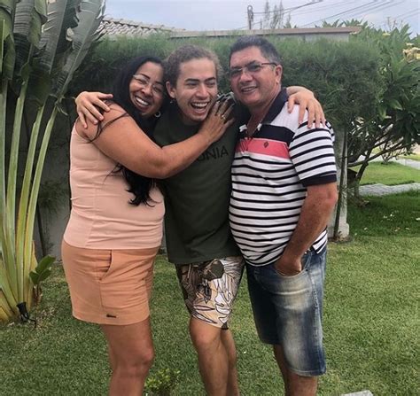 For your search query whindersson nunes vou ser pai cropcast mp3 we have found 1000000 songs matching now we recommend you to download first result whindersson nunes vou ser pai. Família de Whindersson Nunes se despede de João Miguel ...