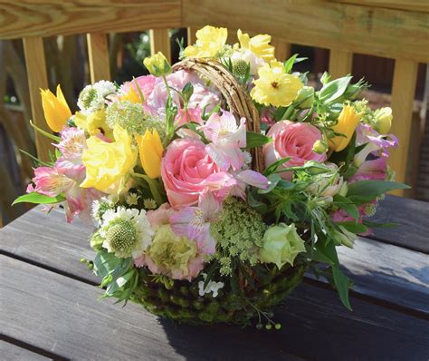 Springeaster Flower Basket By Fleurelity Easter Flowers Flower Basket