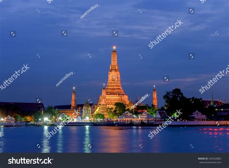 Wat Arun At Night Stock Photo 242532883 Shutterstock