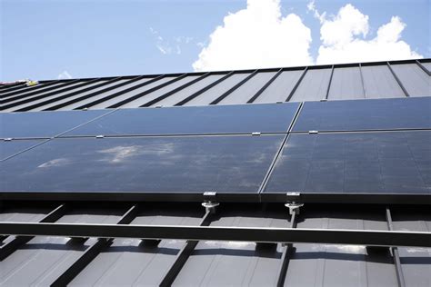 The Relationship Of Pv And Metal Roofs Mounting System Installation