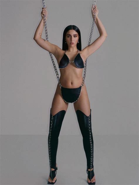 Madonnas Daughter Lourdes Leon Strips Off For Racy Photo Shoot