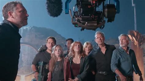 Jurassic Park Cast Reunites In New Jurassic World 3 Video