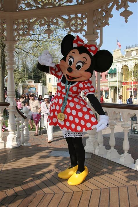 Minnie Mouse Disneyland En París Imagen De Archivo Editorial Imagen