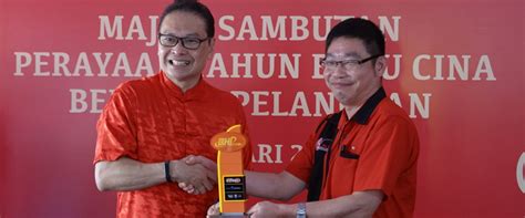 We want to remind our customers that are we are the boustead petroleum dealers association of malaysia, not bhpetrol (boustead petroleum marketing sdn. BHPetrol Sumbang Beg Goodie Kepada Pelanggan Sempena ...