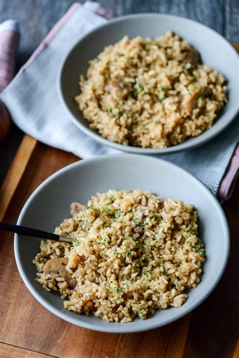 This Delicious Slow Cooker Rustic Herbed Brown Rice Is An Amazing Side