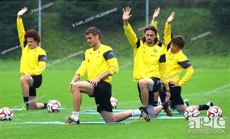 Mustafa Amini L R Sebastian Kehl Neven Subotic And Mitsuru Maruokaof Borussia Dortmund Go
