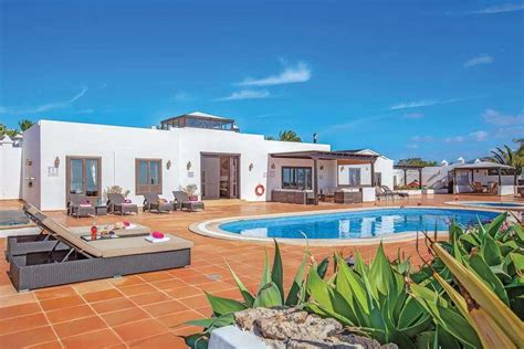 Breathtaking views all around of valley and coastline. 5 bedroom villa for sale in Canary Islands, Lanzarote ...