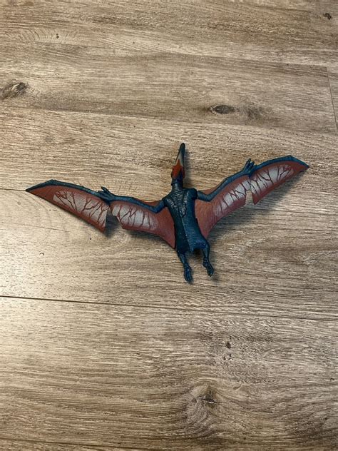 Mavin 2017 Mattel Jurassic World Park Roarivores Pteranodon Flying