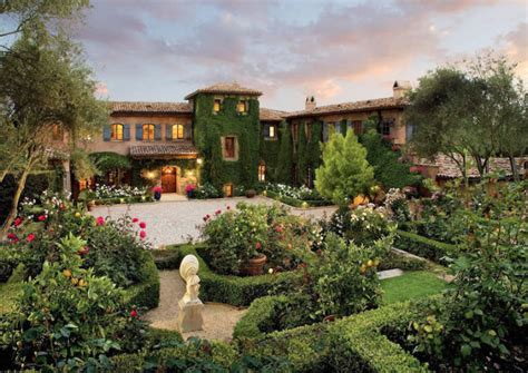 Inside prince harry and meghan markle's living room: Prince Harry & Meghan Markle Purchase Montecito Estate ...