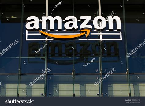 4112 Amazon Banner Images Stock Photos And Vectors Shutterstock