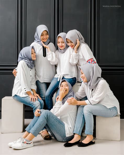 Inspirasi Foto Studio Group Bersama Sahabat - Sahabatmu