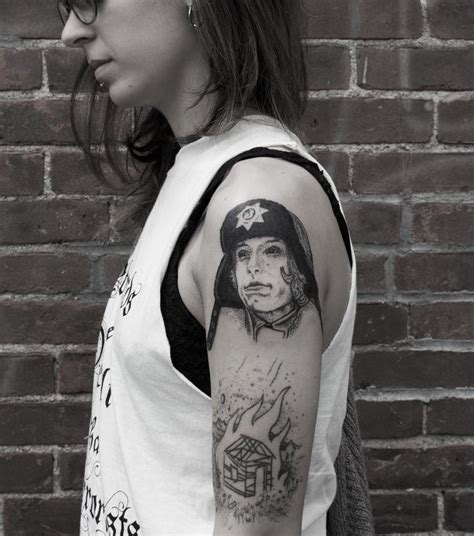 Fargo Stippled Tattoo On Shoulder By Ben Licata Tattoonow