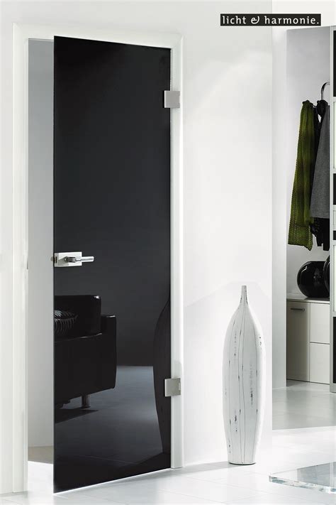 Eine glastüre bietet sichtschutz durch blickdichte mattierung, lässt aber trotzdem licht in den innenbereich. Das Black VSG Glasdesign von licht & harmonie ist auch ...