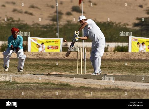 Action Au Bâton De Cricket De Sport Banque De Photographies Et Dimages