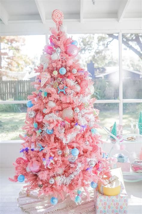 25 Bold Ways To Decorate A Pink Christmas Tree Digsdigs