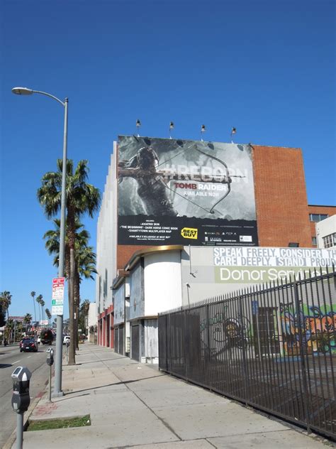 Am i the only one that doesn't see a problem with this photo? Daily Billboard: Tomb Raider Reborn video game billboards ...