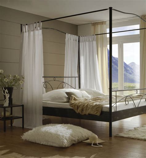 Ein stockbett 140, bietet den kleineren kindern die möglichkeit, unter dem bett eine höhle zum kuscheln, spielen oder verstecken zu bauen. Metall Himmelbett schwarz 140 x 200 cm Castello