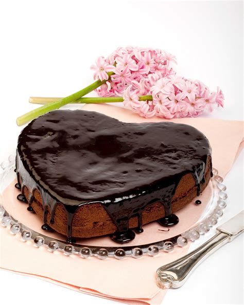 Mettete lo zucchero così ottenuto in una ciotola da parte. Ricetta Torta cuore di cioccolato con il bimby | Agrodolce