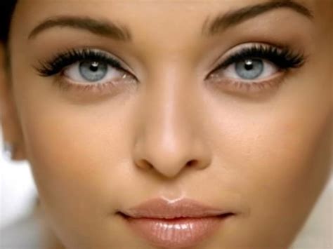 30 Most Attractive Celebrity Eyes In The World 2023