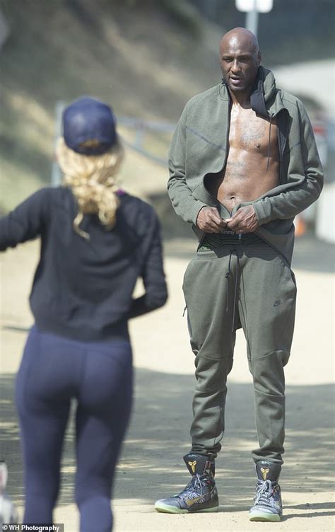 Flipboard Lamar Odom Chats Up A Pretty Girl And Gets Shirtless On A