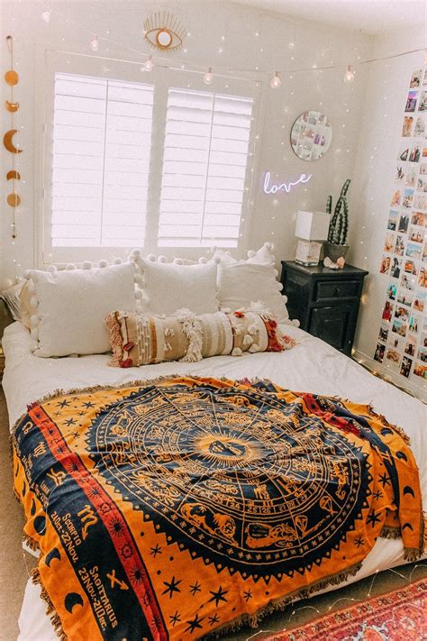 Bedrooms aren't places people invade without permission, and that's the way you desire your life to be in general. Zodiac Wheel Blanket | Simple room, Room ideas bedroom ...