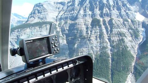 Helicopter Flight Into Mount Robson Berg Lake Trail Youtube