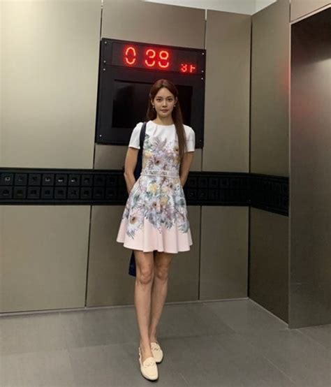 아내의 성기에 지훈의 성기가 들락거리는 것이 정확하게 보였다. '라이머♥' 안현모, 비율이 사기…살아있는 마네킹 몸매 [★해시 ...