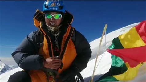Ayaviri Se Convierte En El Primer Boliviano En Hacer Cumbre Al Nevado