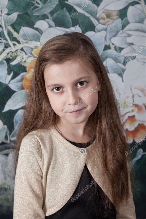 8 Year Old Girl Portrait In Studio — Stock Photo © Igabriela 95671122