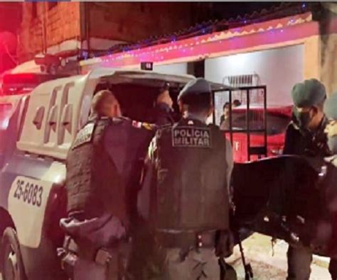 Notícias Bandidos Armados Invadem Shopping E Assaltam Loja De Celulares No Bairro Cidade Nova