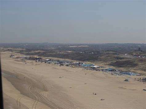 Bewoners uit de buurt wezen de gemeente op deze kans. Scheveningse strand en duinen | Strand, Duin