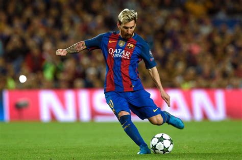 Cl Lionel Messi Scores Hat Trick As Barcelona Rout